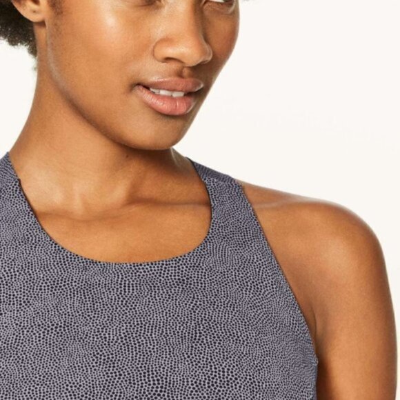 Lululemon Fast & Free Sports Bra in Disperse Dusky Lavender 2 - Picture 4 of 9